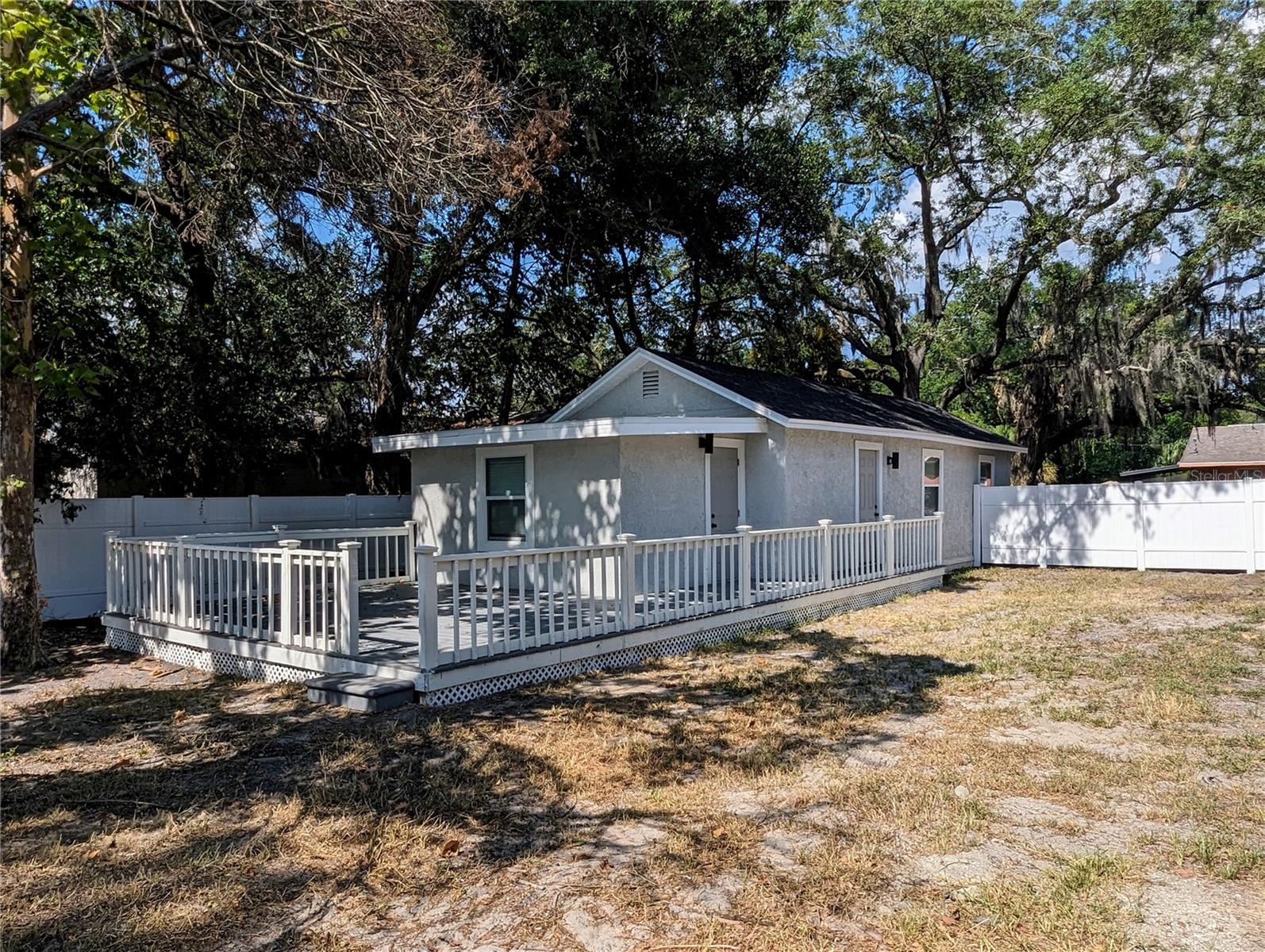 HUGE Back Yard and Party Deck