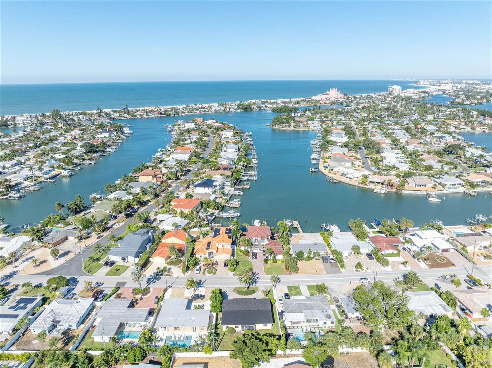 Vina Del Mar Island is surrounded by beautiful canals that take you to the bay and Gulf of Mexico