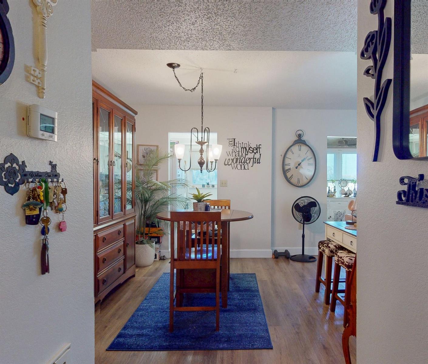 Hallway to kitchen & living room