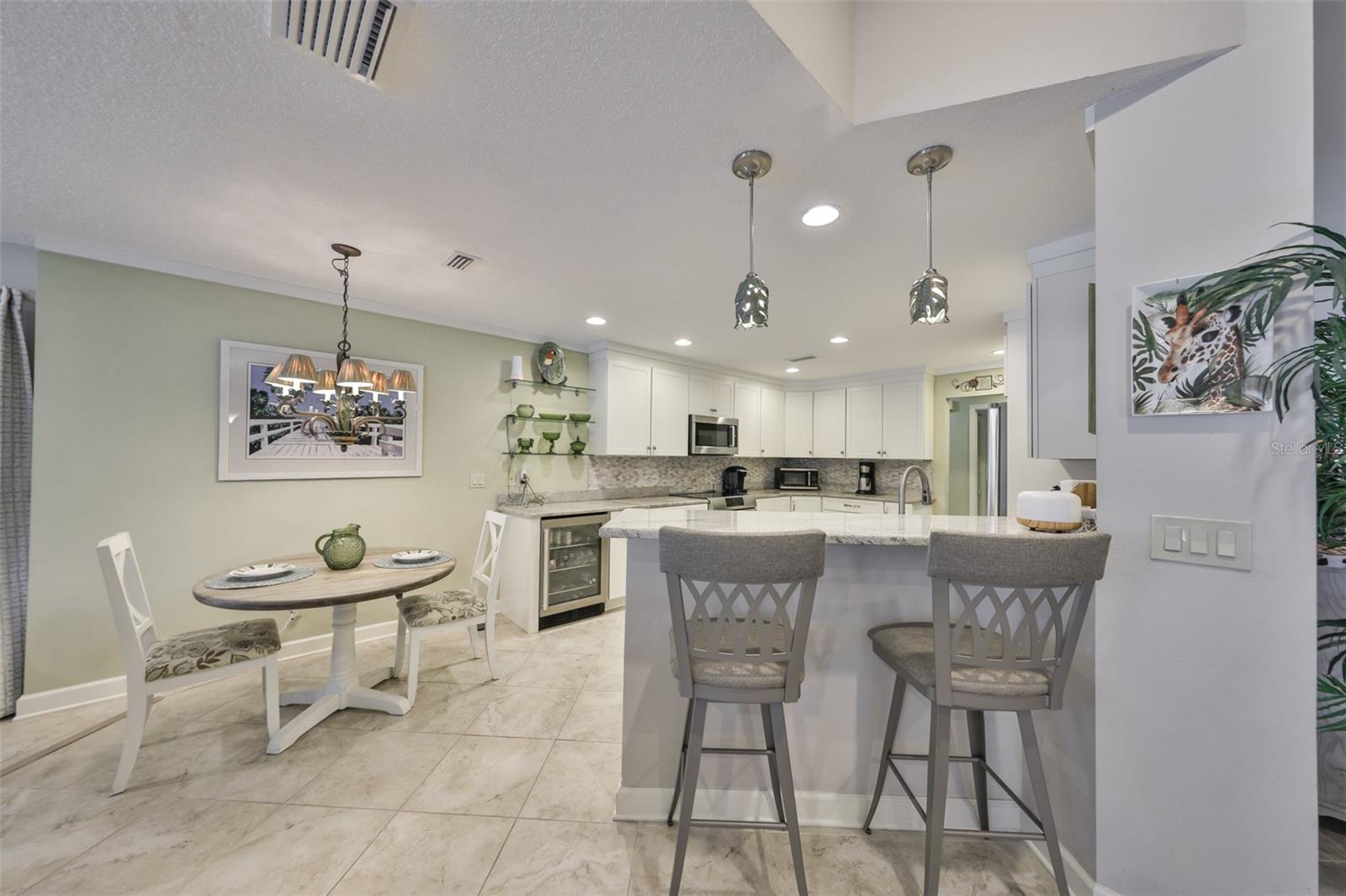 Breakfast Bar/Serving Area