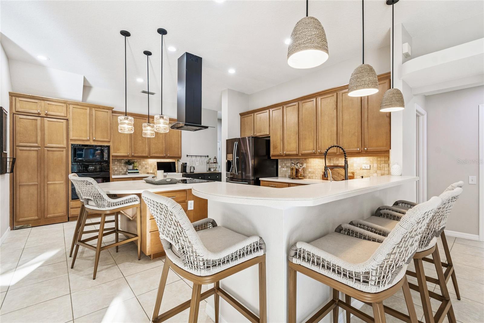 Kitchen with breakfast bar