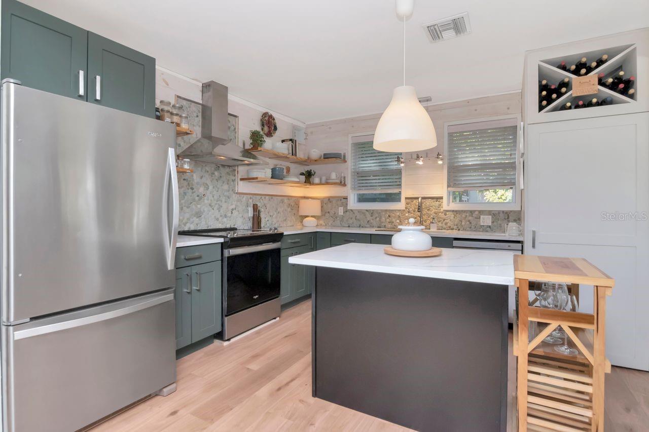 Fantastic island and plenty of space.