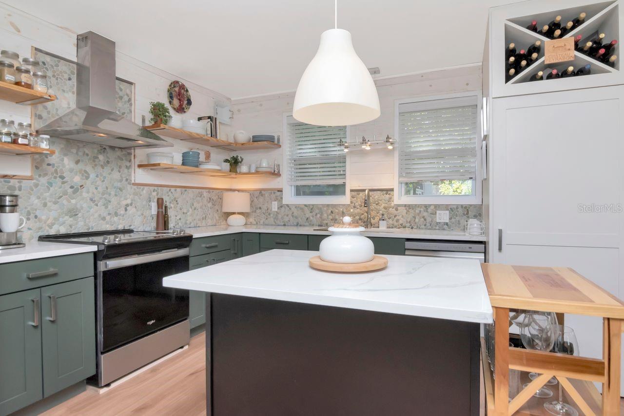 Notice the wine rack, there is a nice surprise!