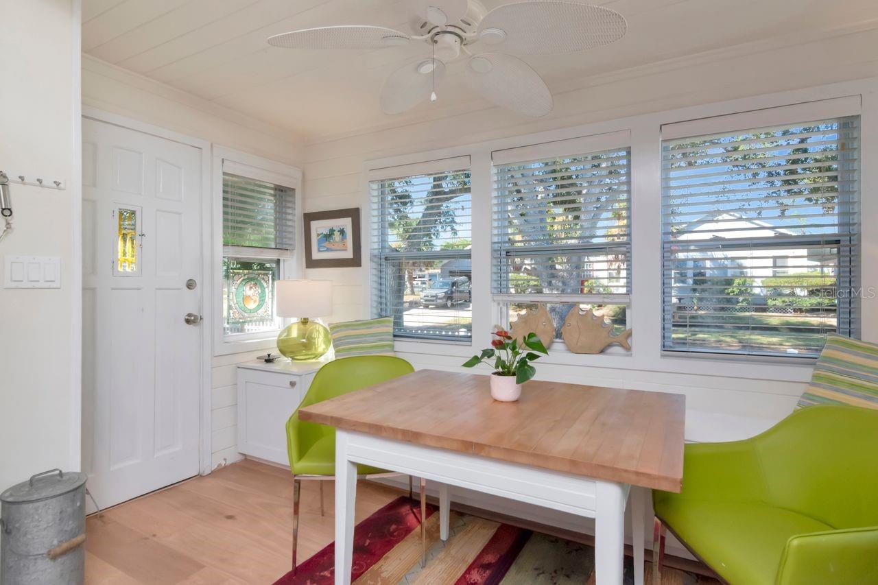 Beautiful windows that brings in natural light.