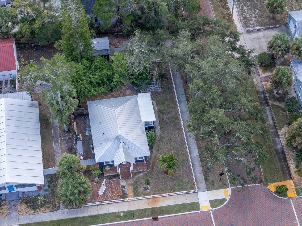 Large lot with a new A/c, and roof 2018,