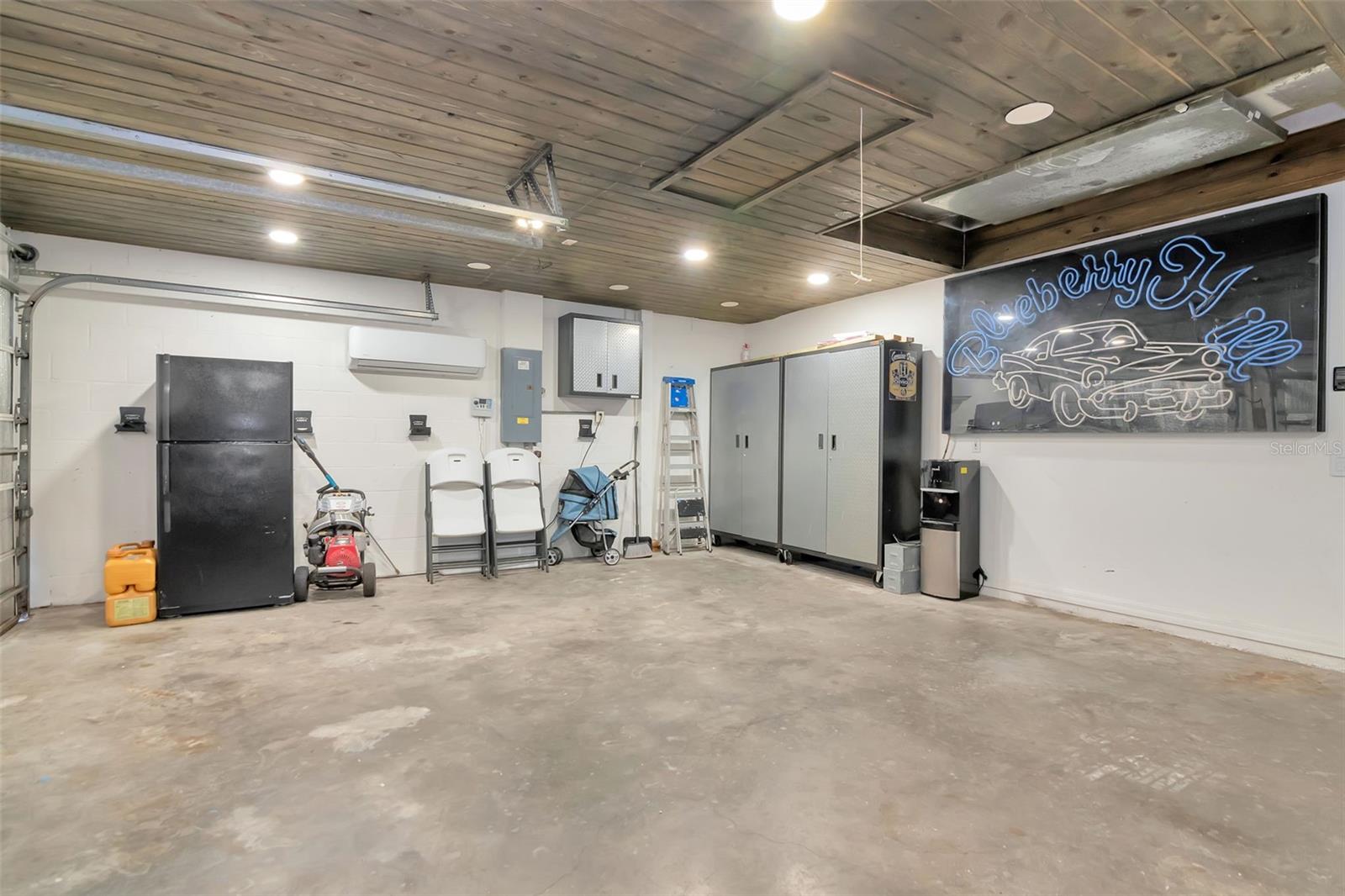 Large ac gauge with wood ceiling