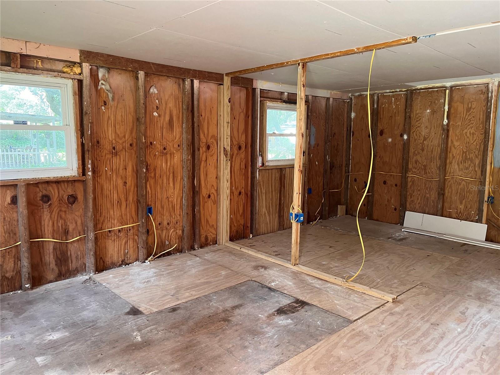 Outdoor Workshop/ADU/Building unfinished with Metal Roof