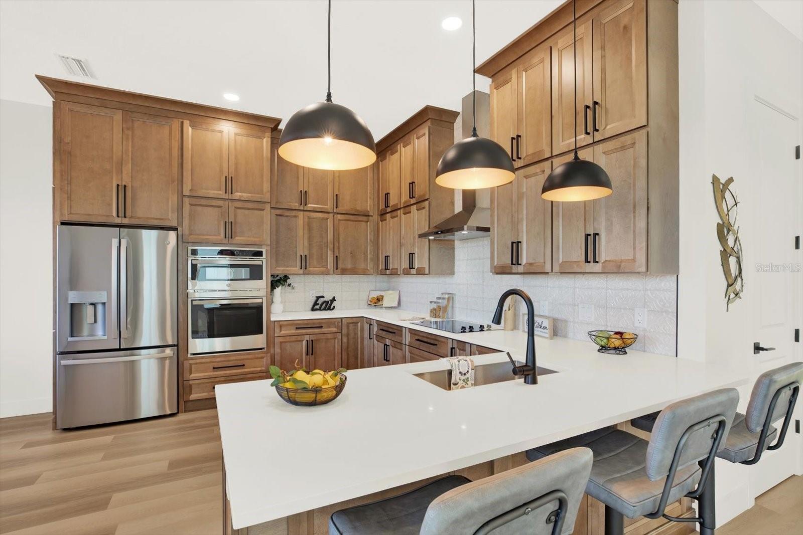 Kitchen and Breakfast Bar