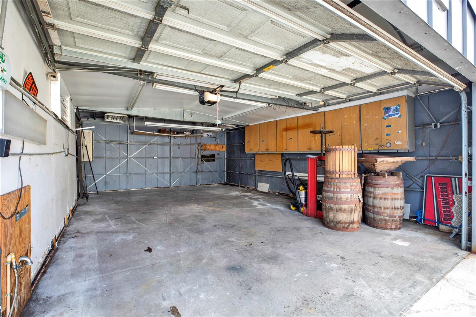 Garage not permanently affixed - NO VALUE