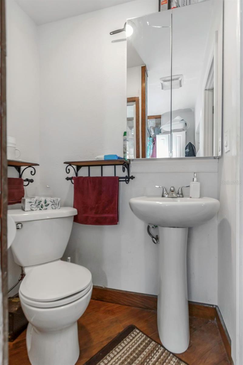 Bathroom 1 for Apt 1