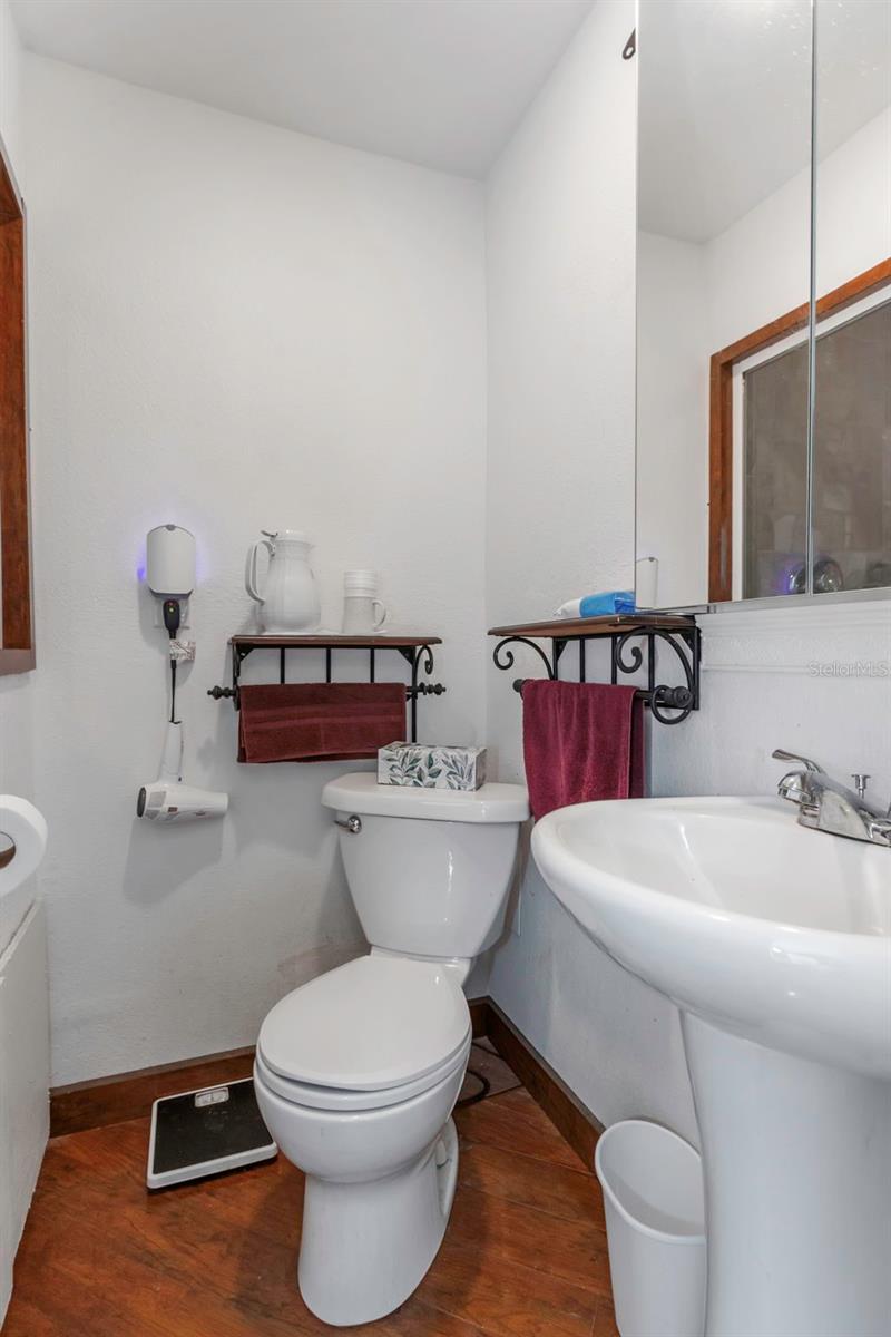 Bathroom 1 for Apt 1