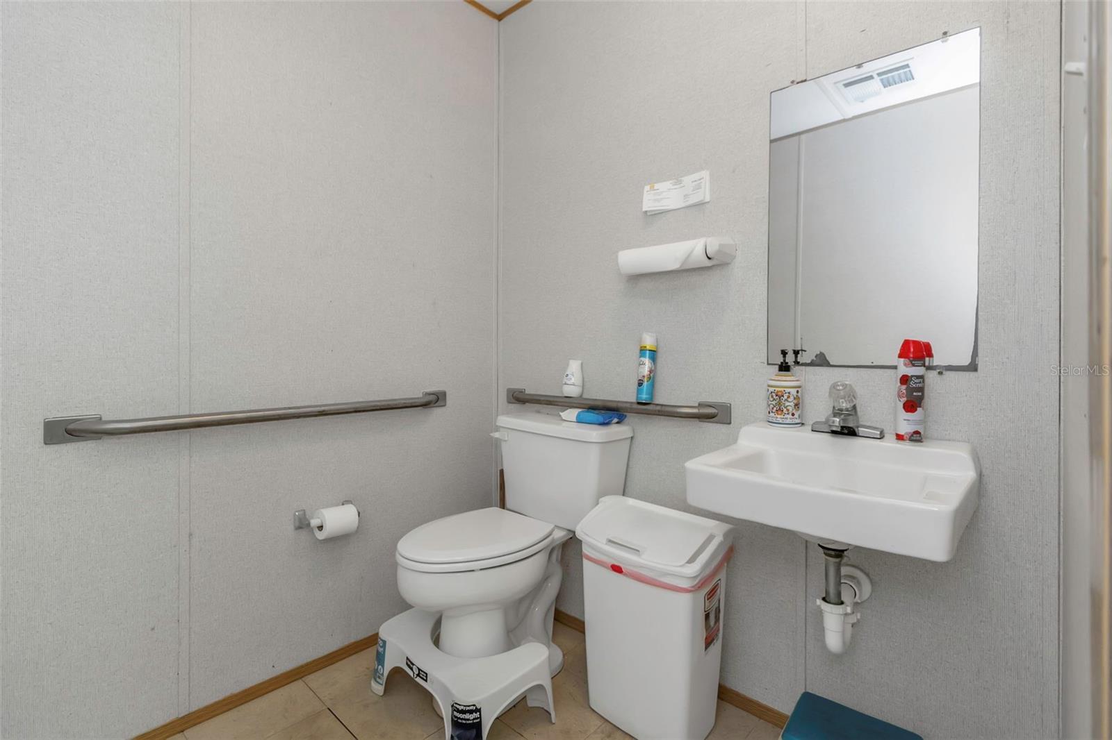 Portable left side middle bathroom