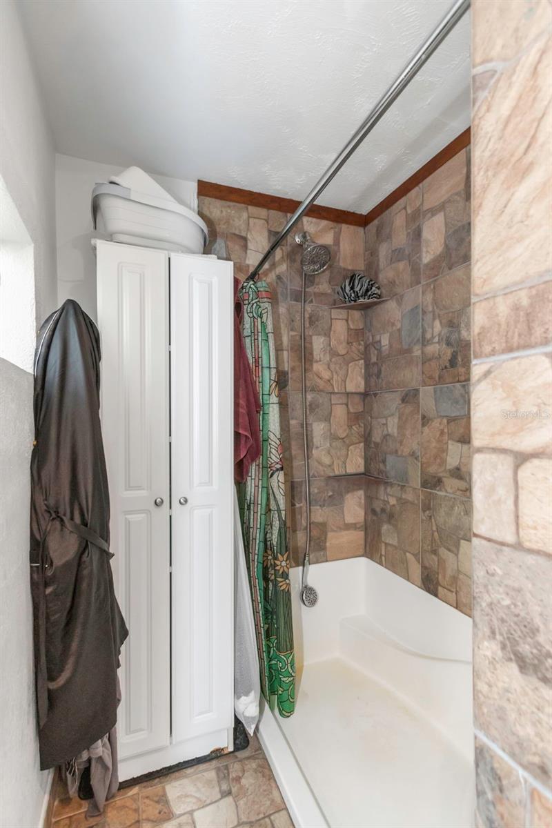 Bathroom 1 for Apt 1