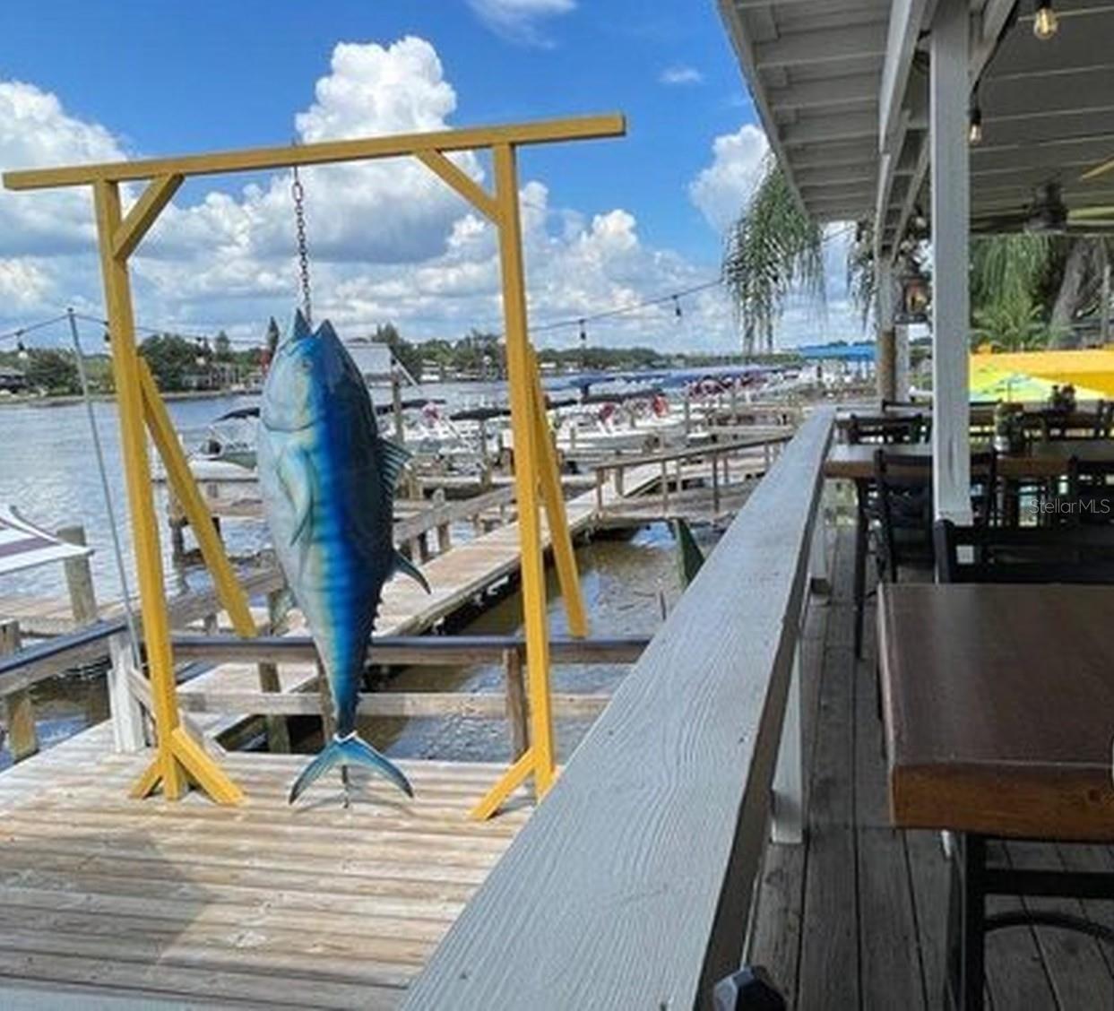 Jerry's Dockside Bar & Grill
