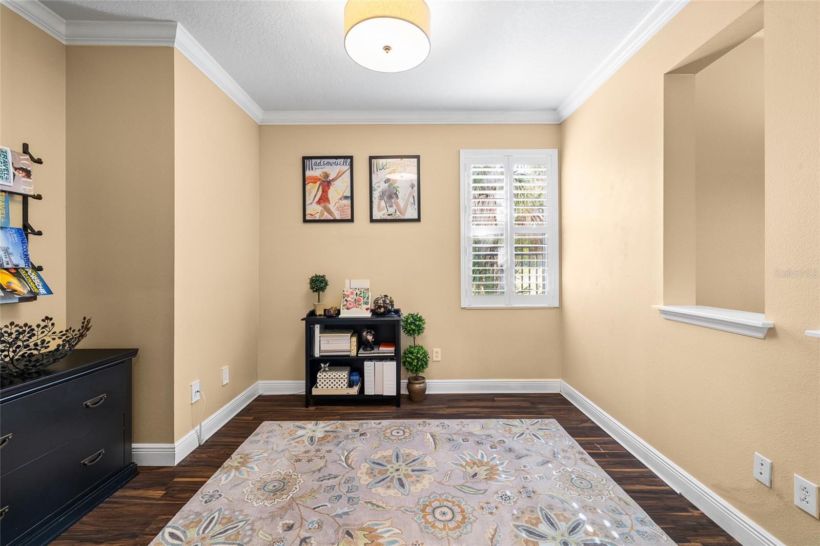 Den-easily a 4th bedroom