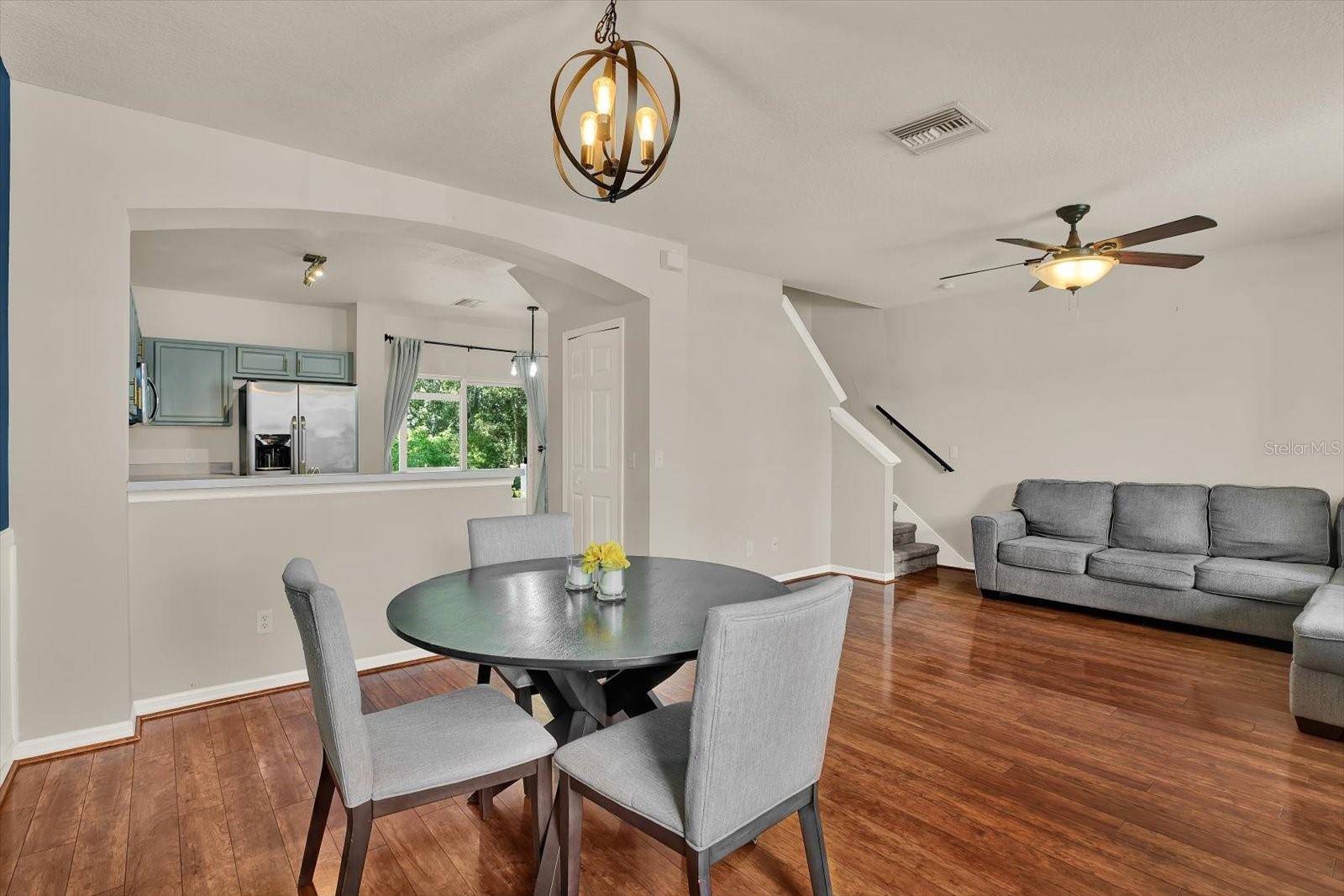 Dining room /living room