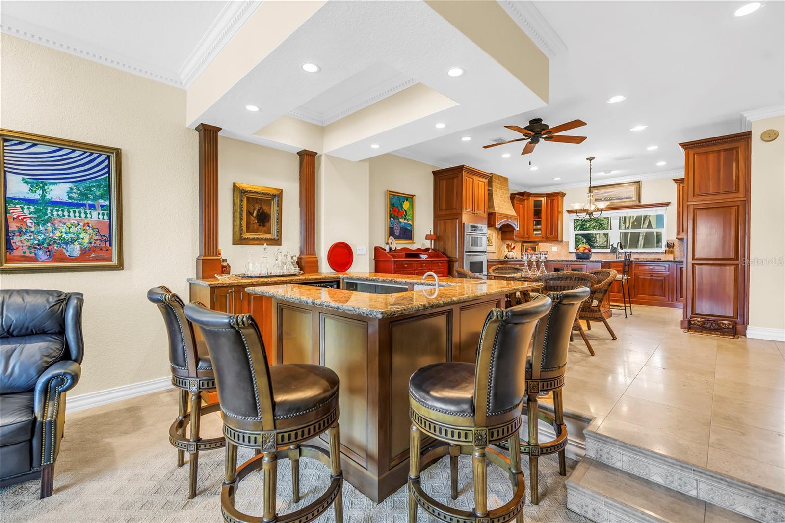 Bar area for entertaining