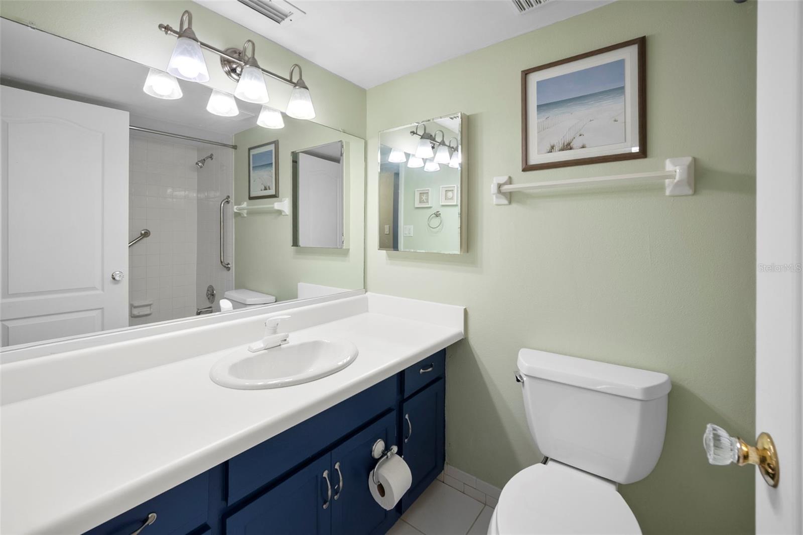 Master En-suite Bathroom