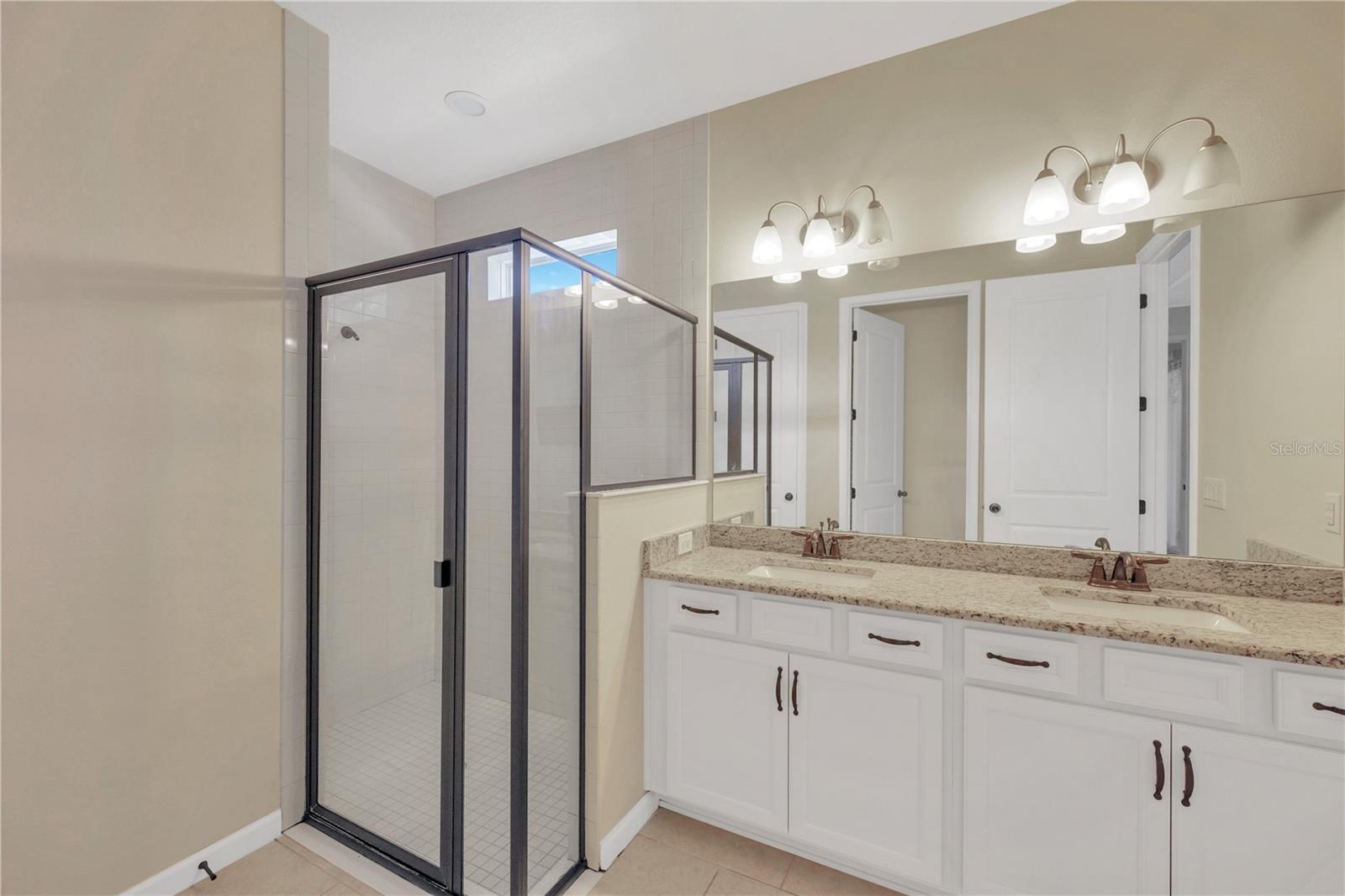 Primary bedroom 1, bathroom