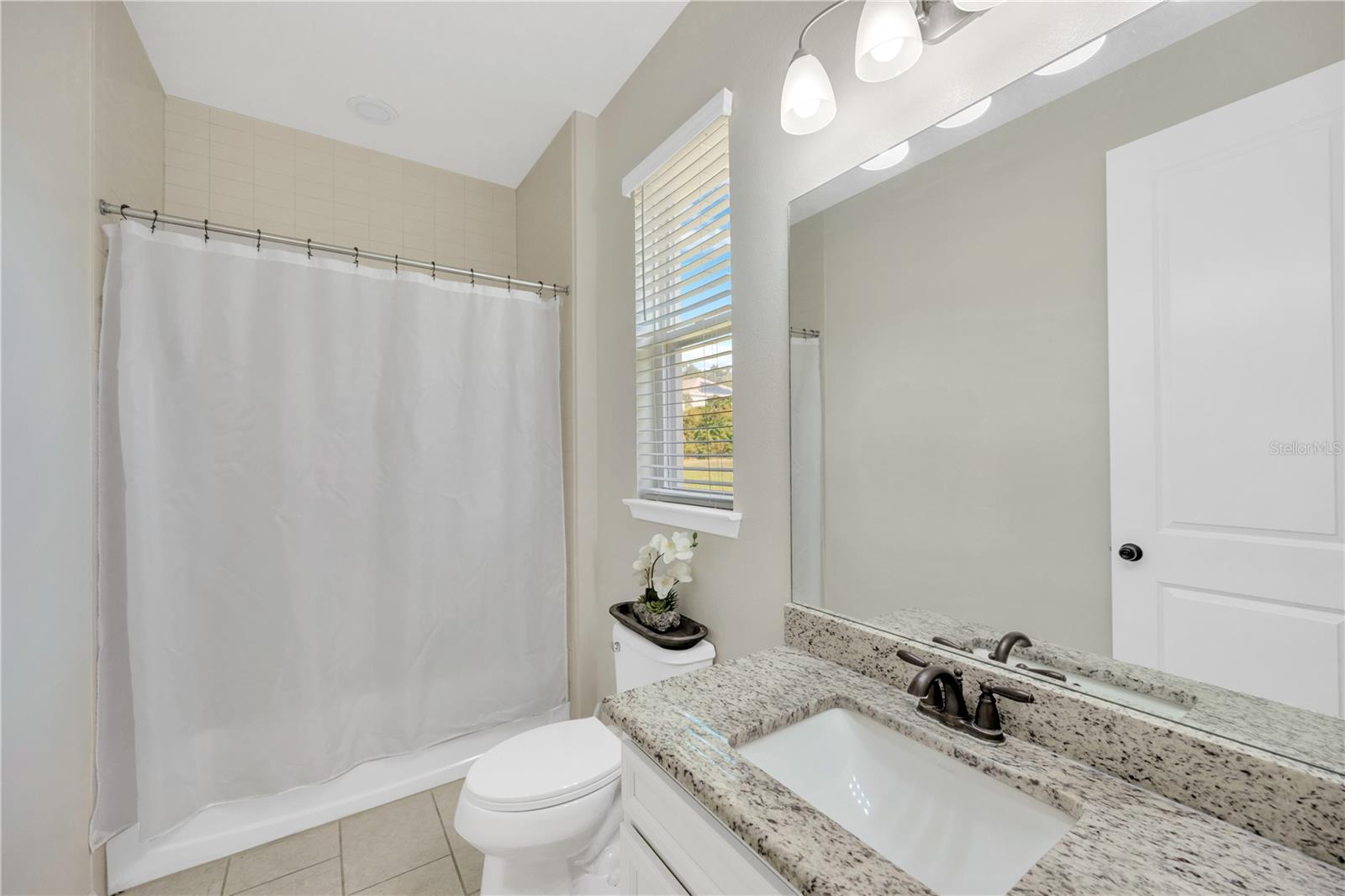 2nd Primary bedroom, bathroom