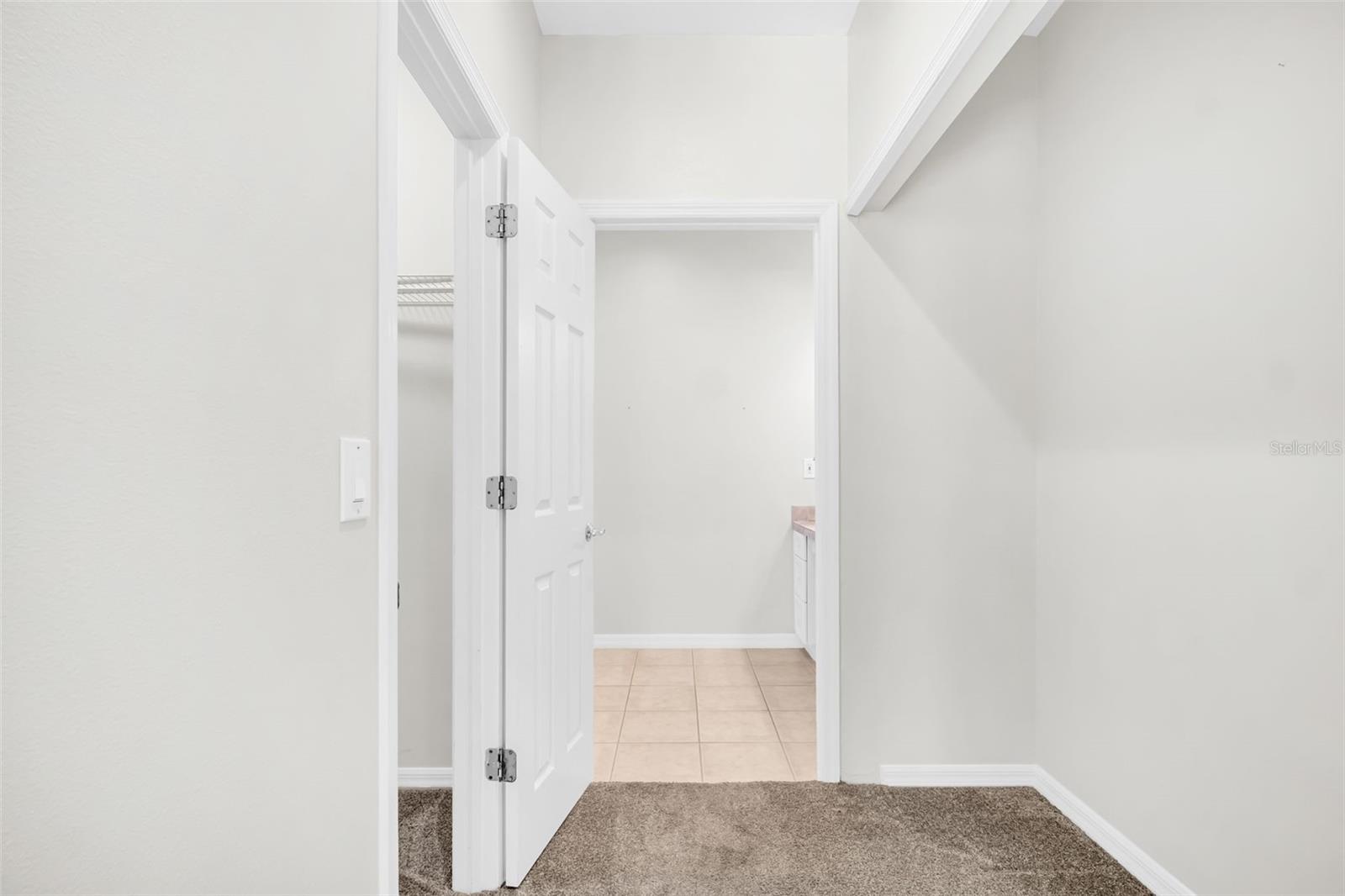 Neutral colors throughout~