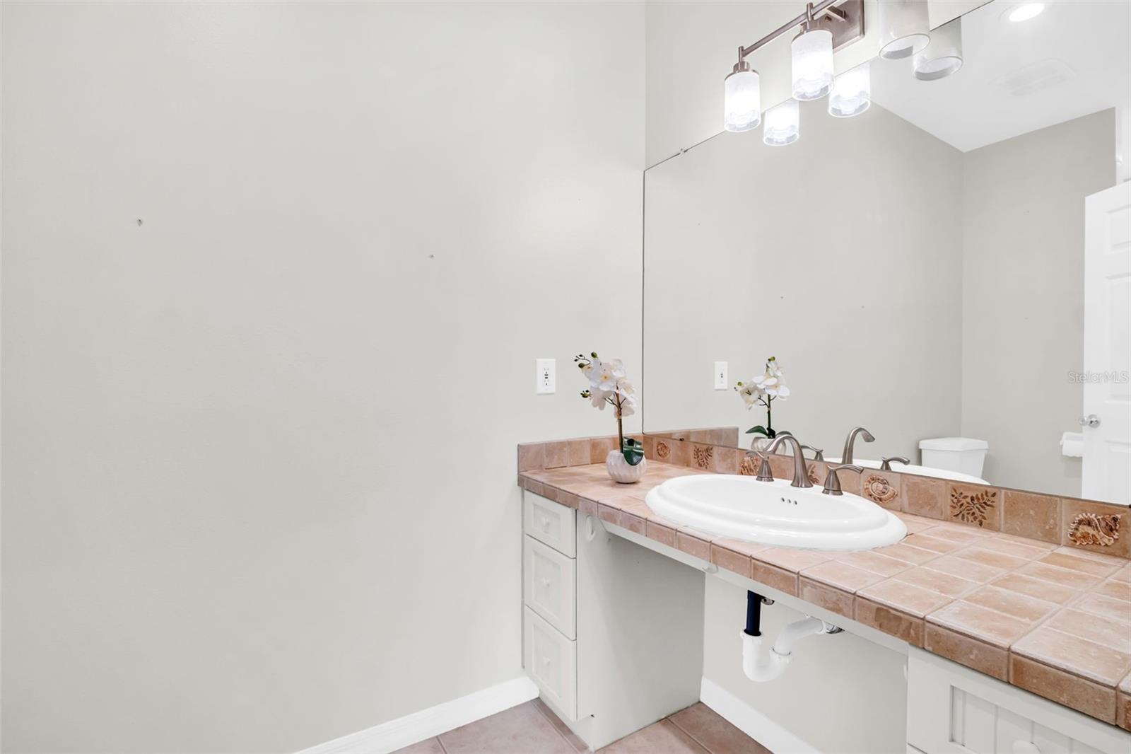 Bedroom #2 en-suite bath~