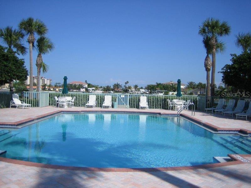 Coral Pointe Pool