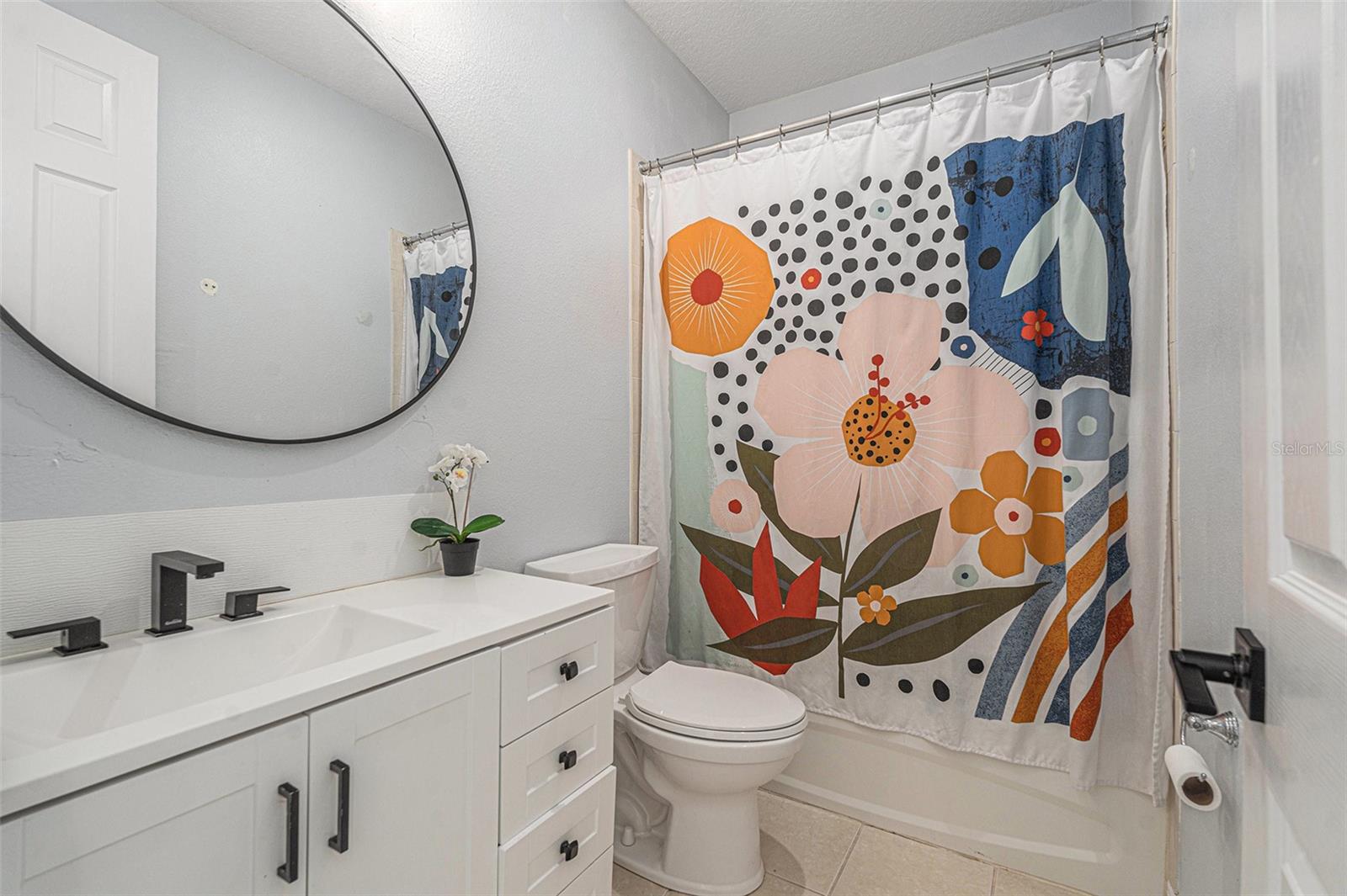 Second Floor Full Bathroom