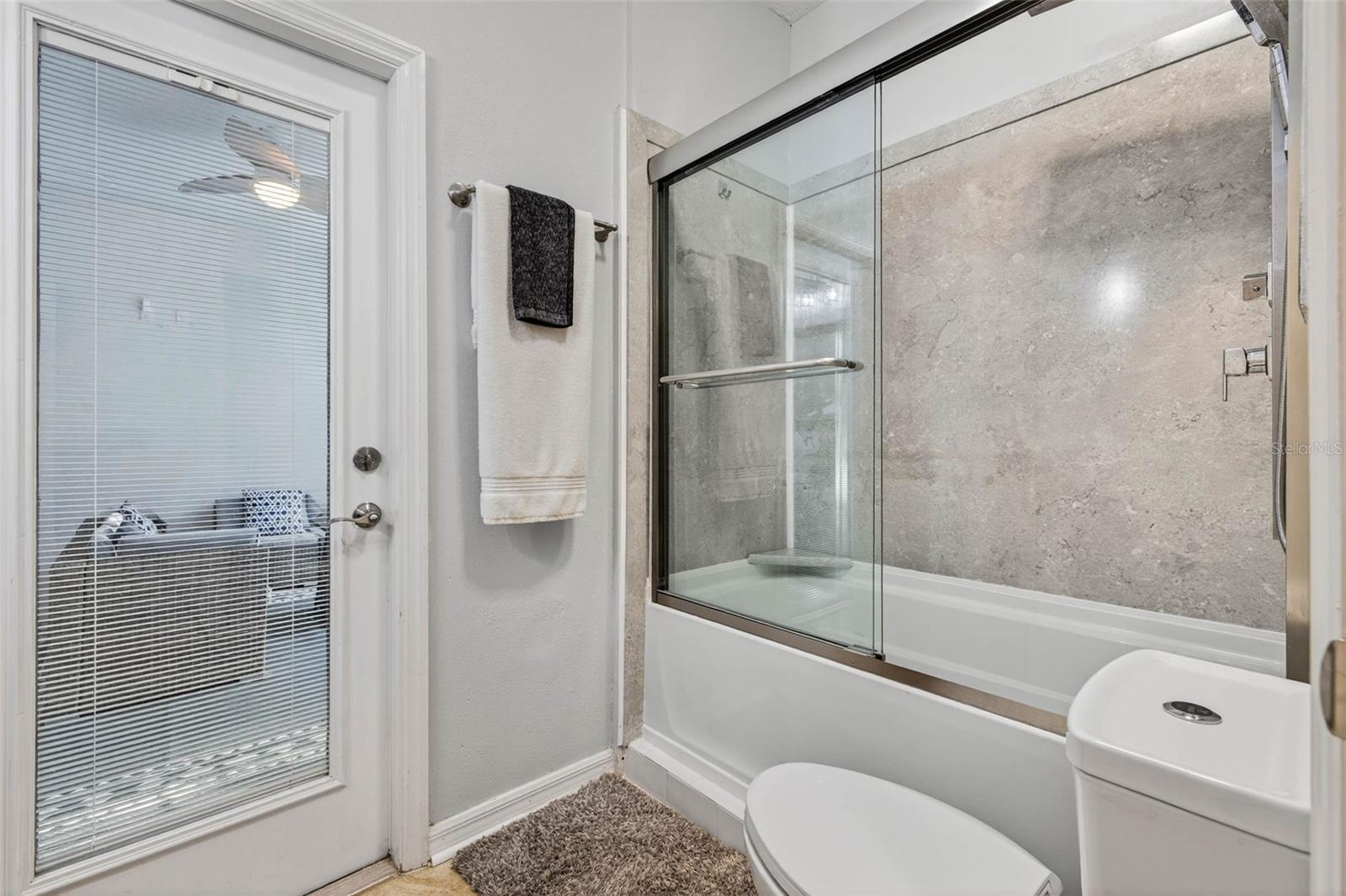 3rd full bath with pool/lanai access