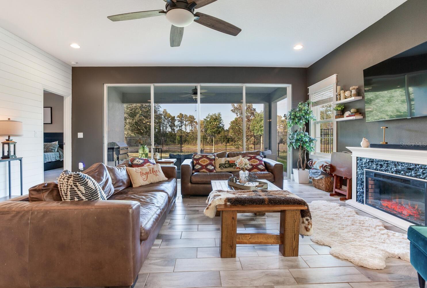 Great Room / Living / Conservation Views