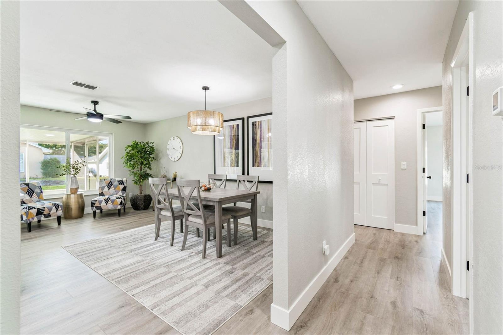 Dining & sitting area...room for bar