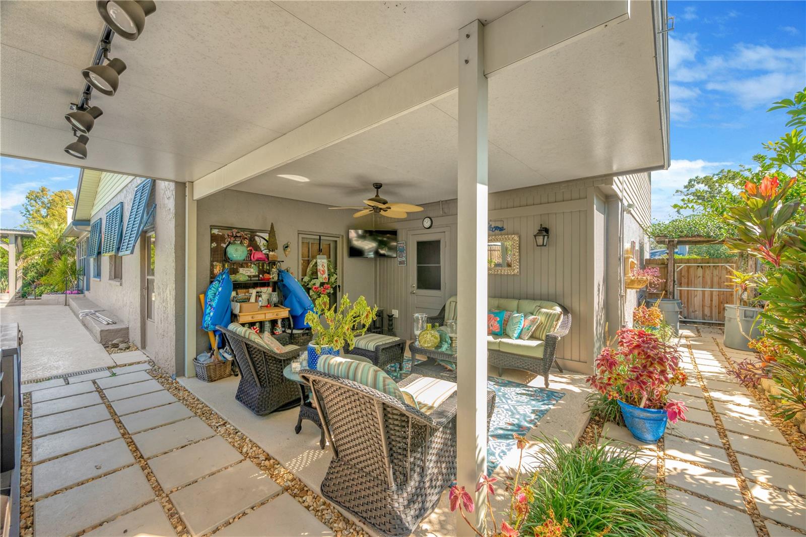 Covered Sitting Area