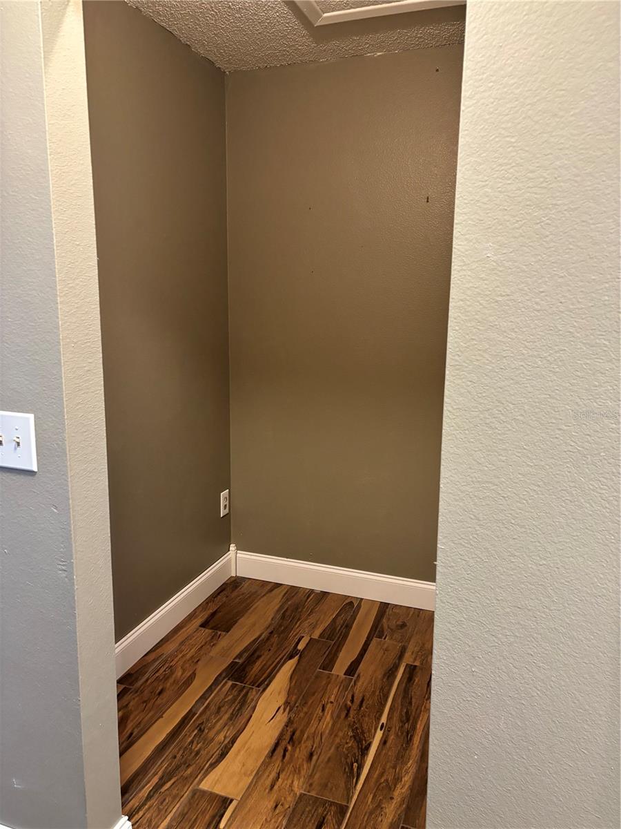 Main Bedroom Walk In