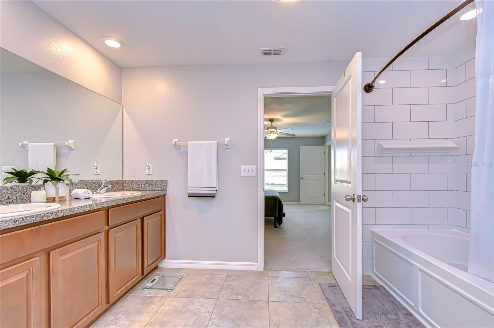 Remodeled tub & shower!
