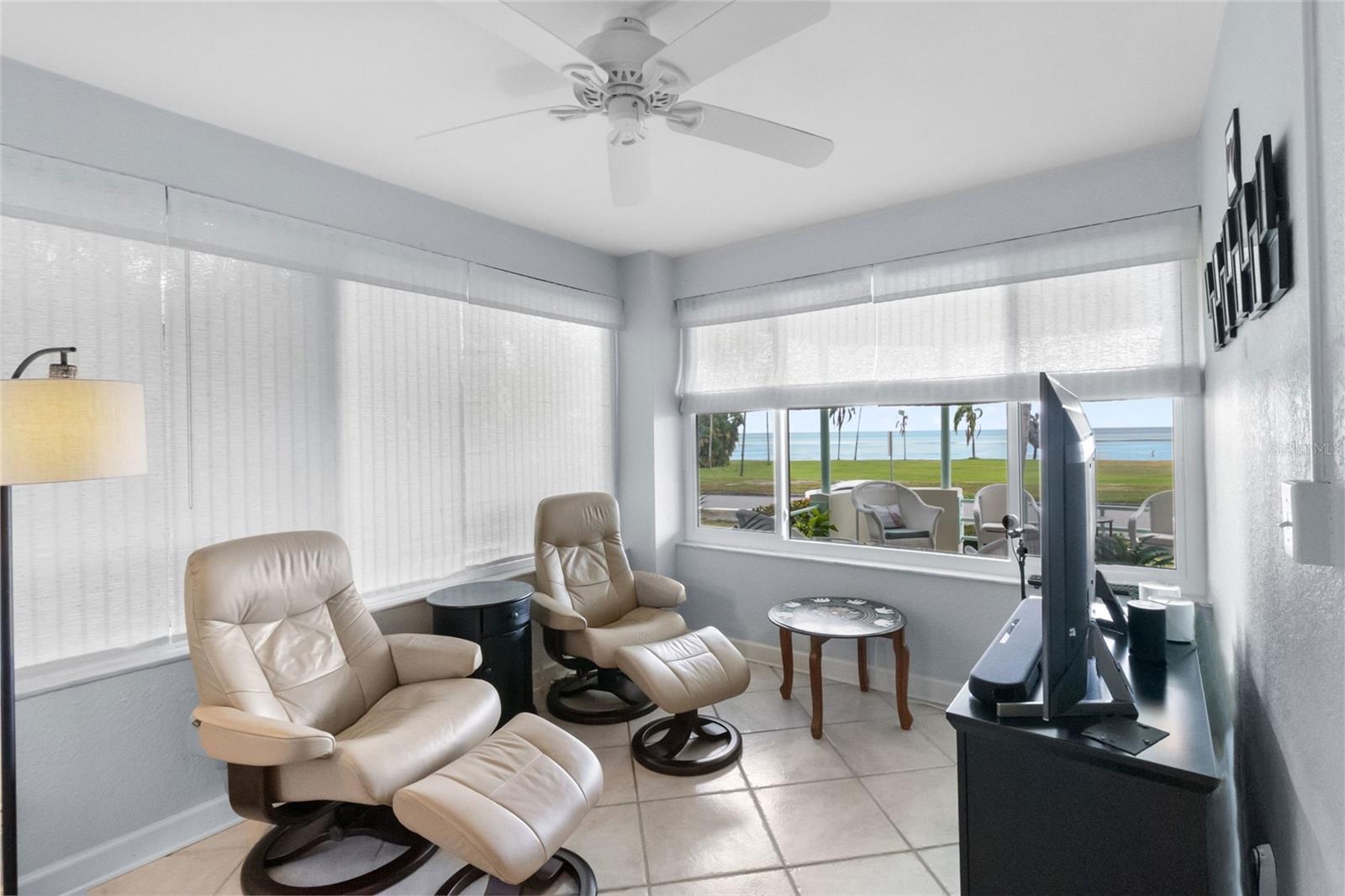 Sitting Room/Dining Room 9x11