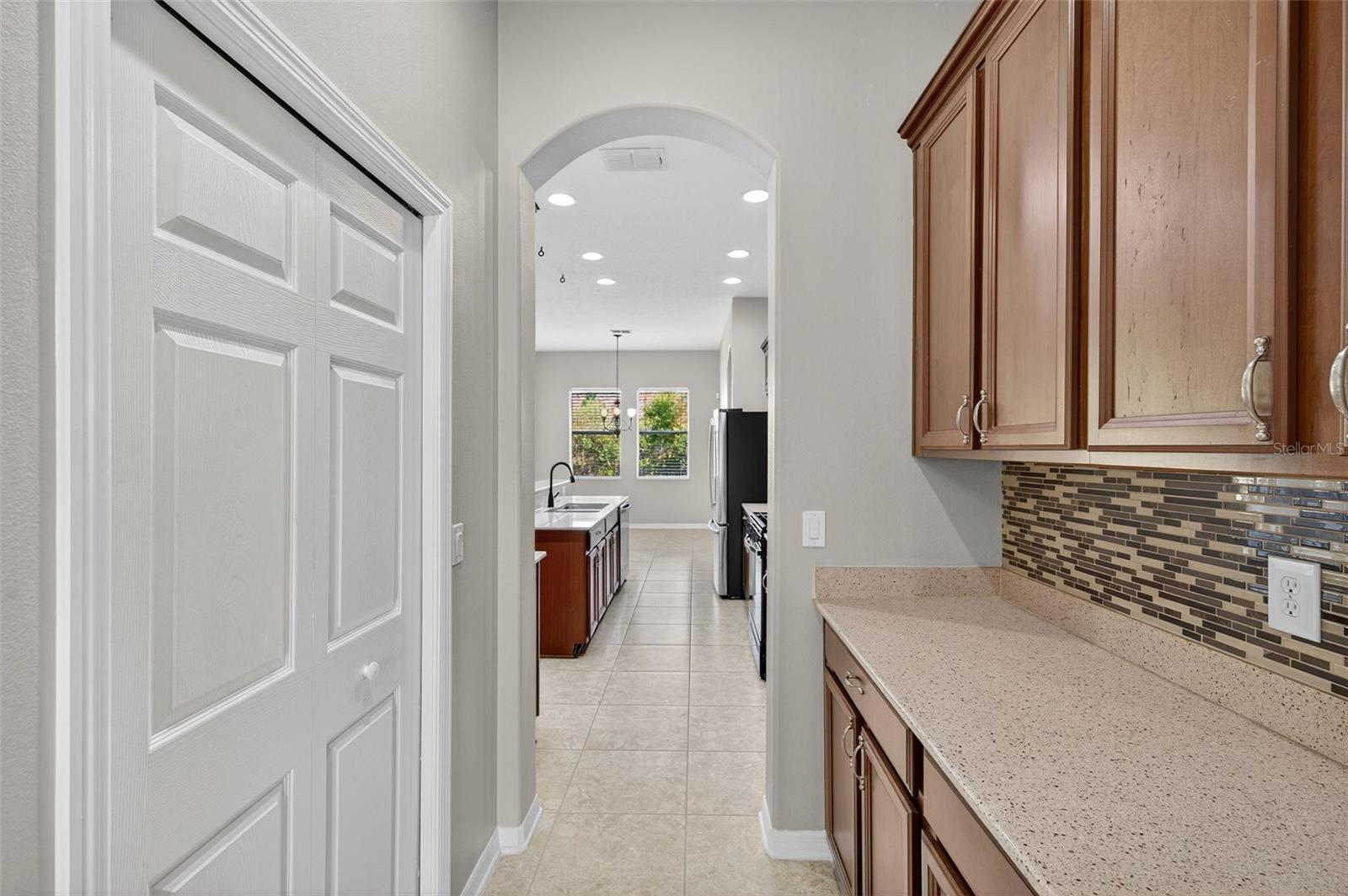 Awesome Butler Pantry/Bar for entertaining!