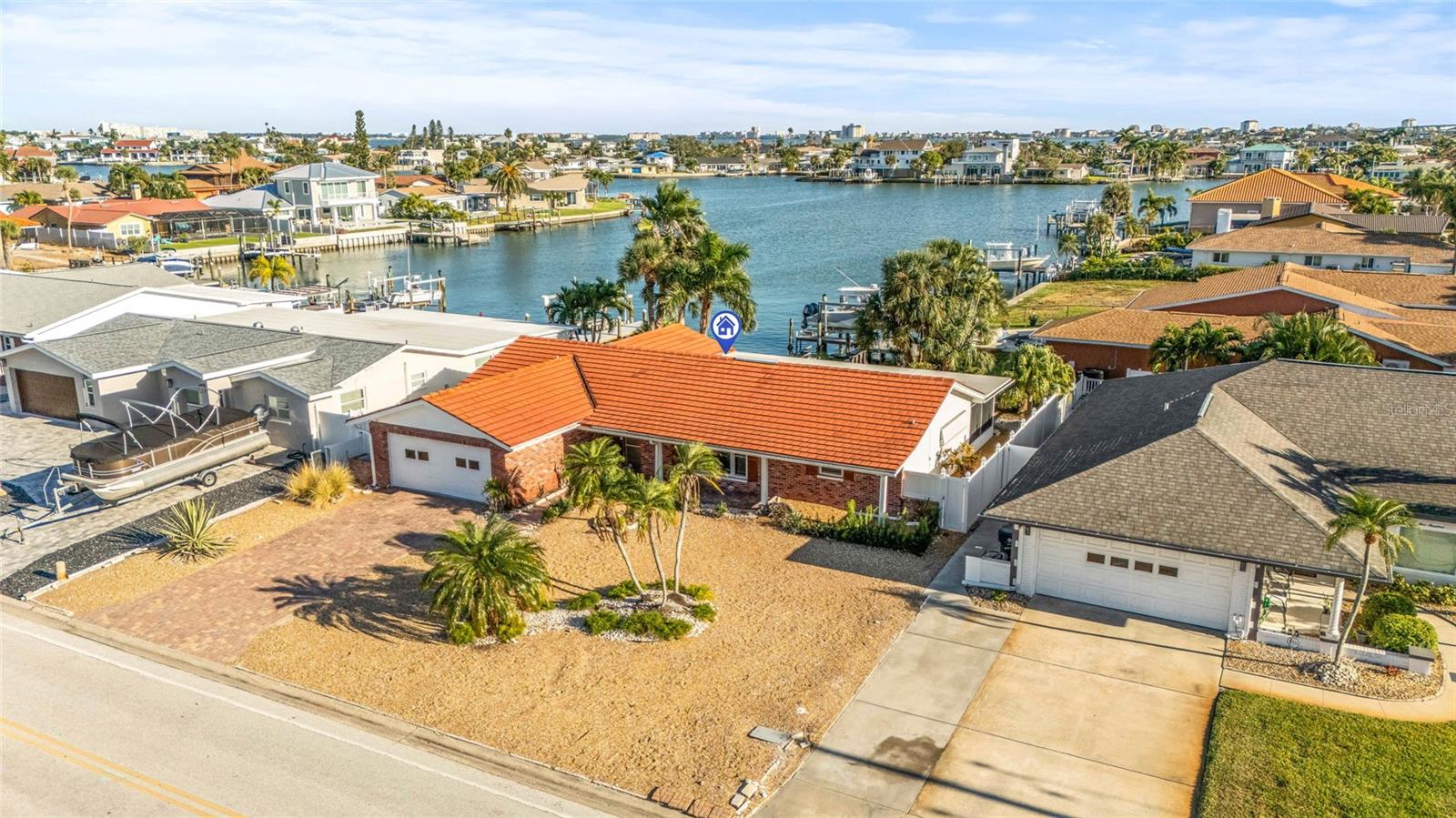 Welcome to the popular Three Palms Point neighborhood.