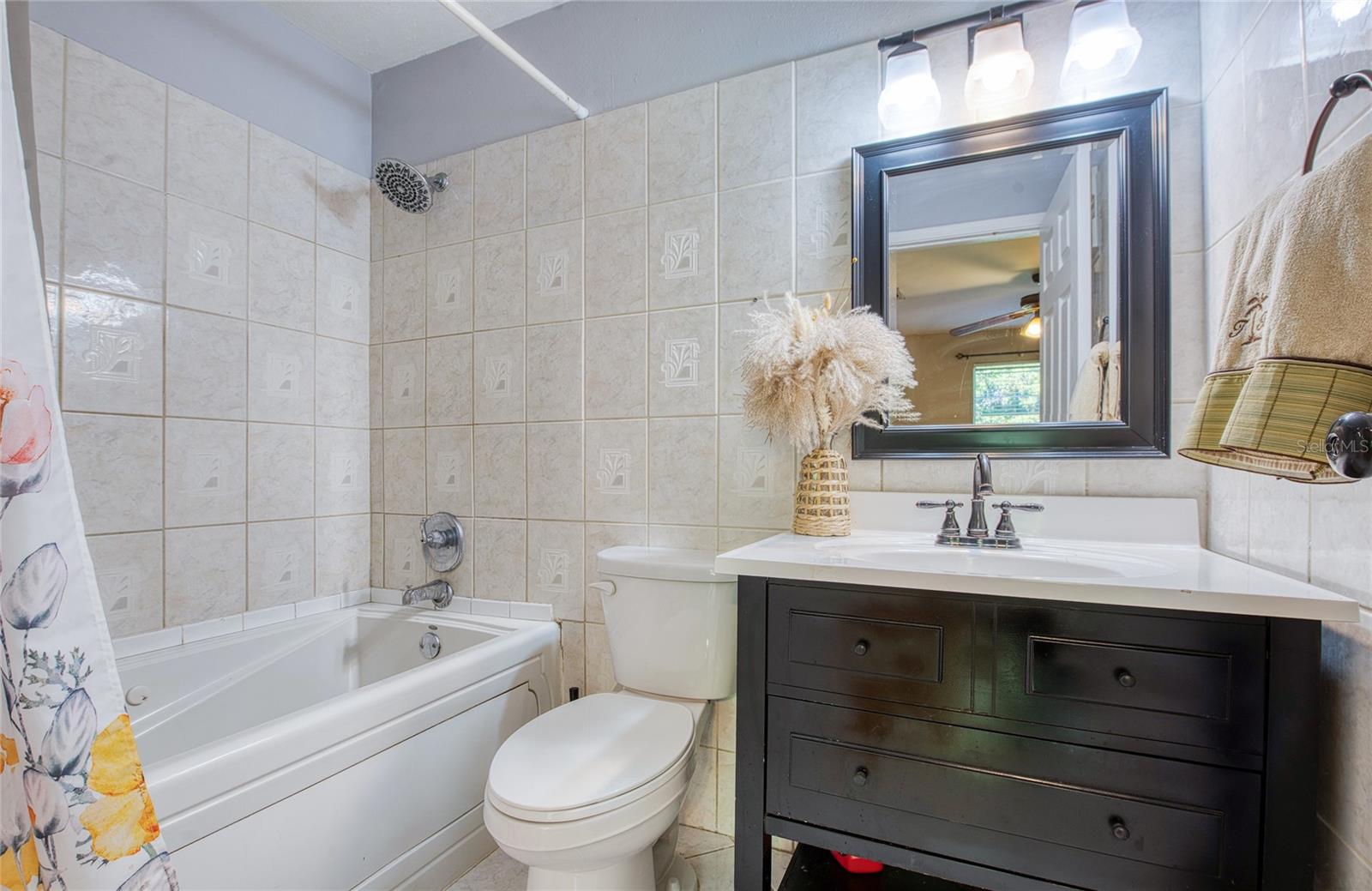 Primary bedroom’s en-suite bathroom