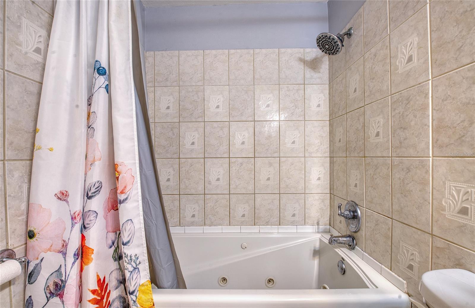 Primary bedroom’s en-suite bathroom