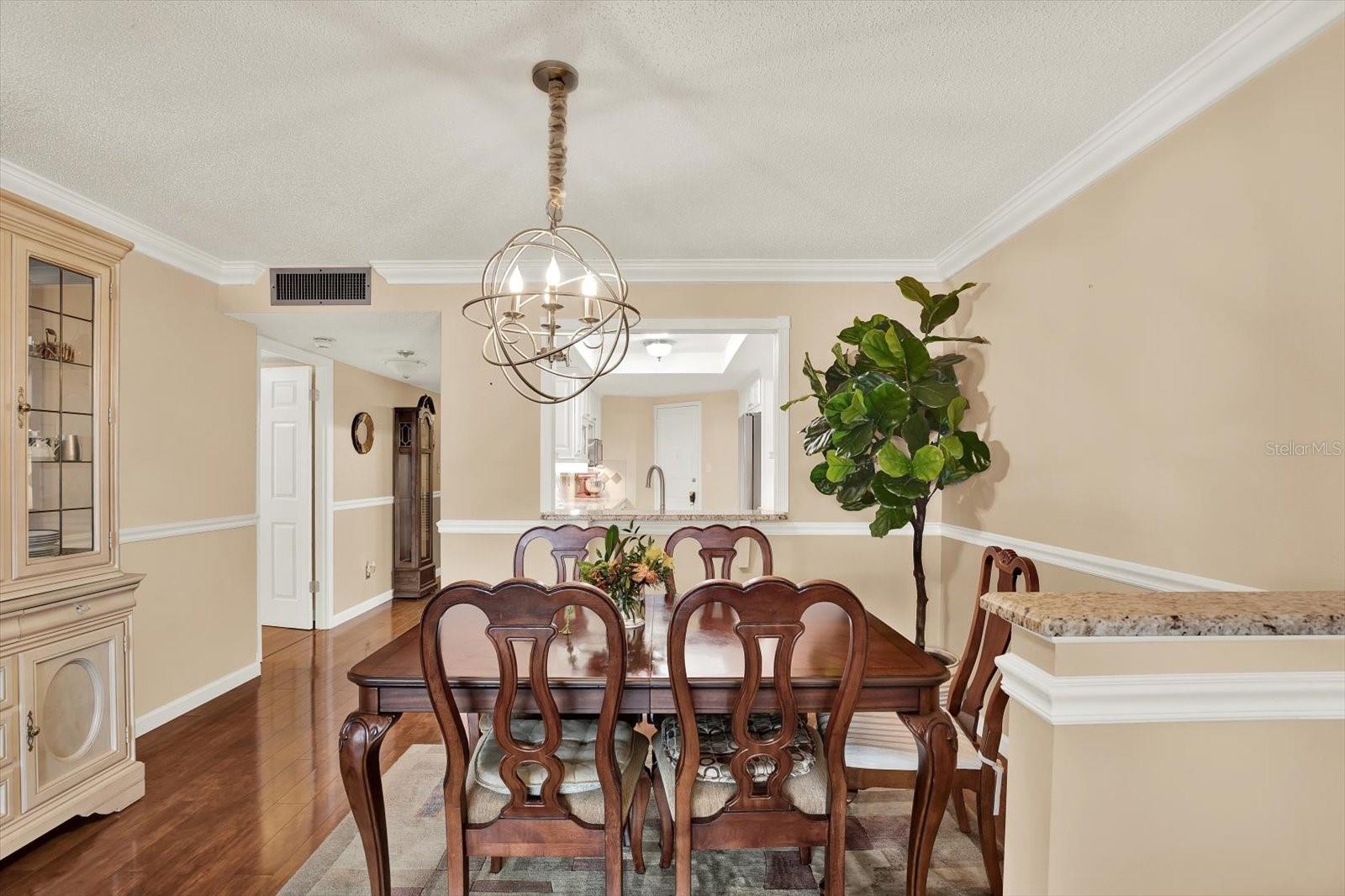 Large dining room to accommodate large gatherings and entertaining.