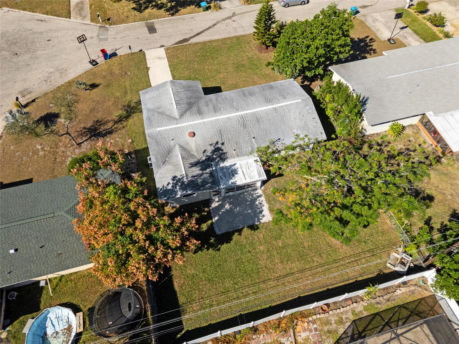 4 Bedroom 2 bath 1 car garage on a Cul-De-Sac