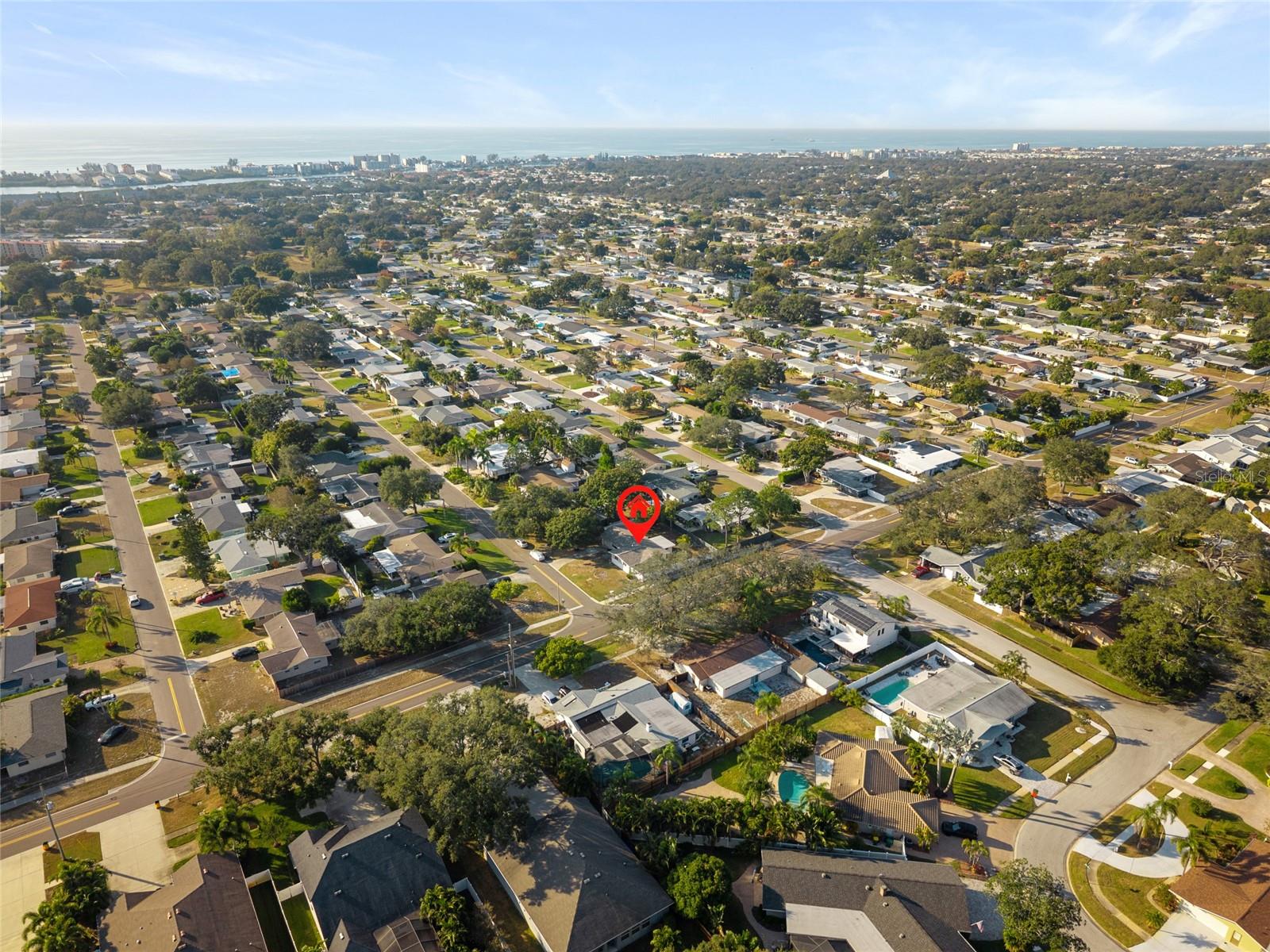 Minutes from beautiful Gulf beaches, high and dry X flood zone!