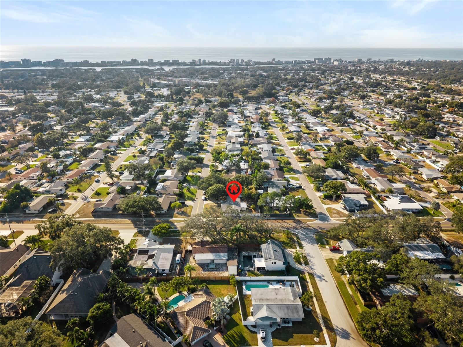 Minutes from beautiful Gulf beaches, high and dry X flood zone!