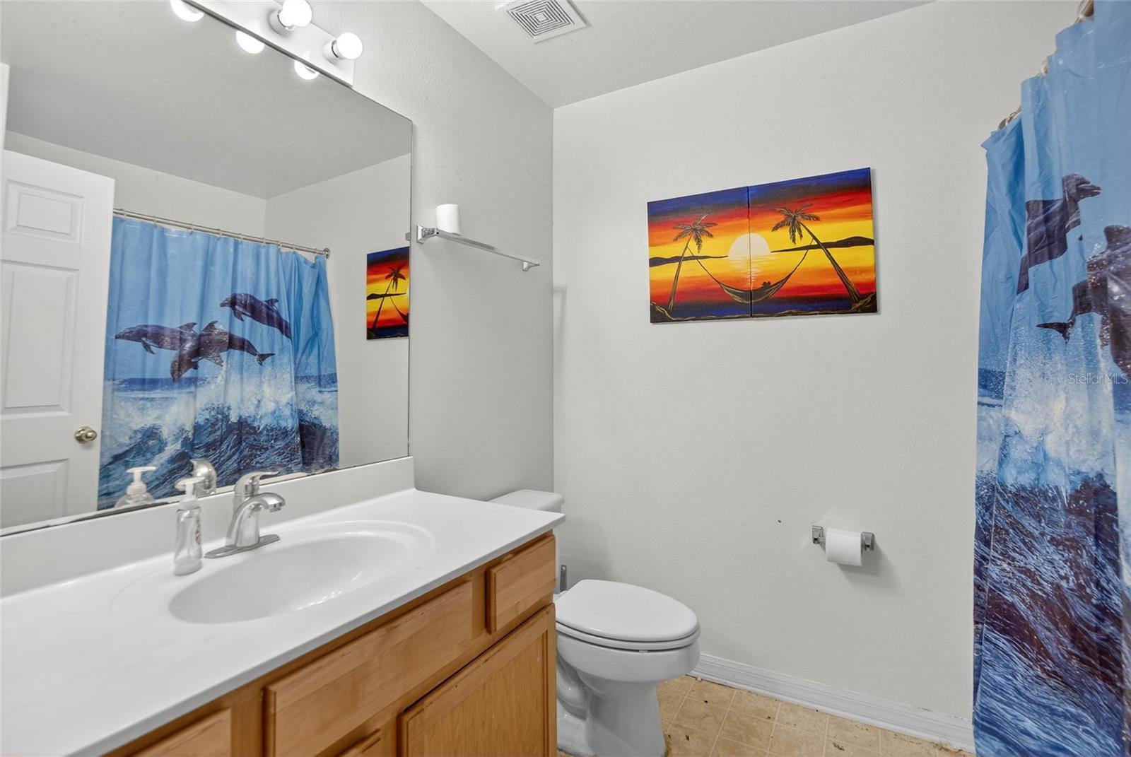 Secondary/Guest Bathroom between the 2 Secondary Bedrooms.
