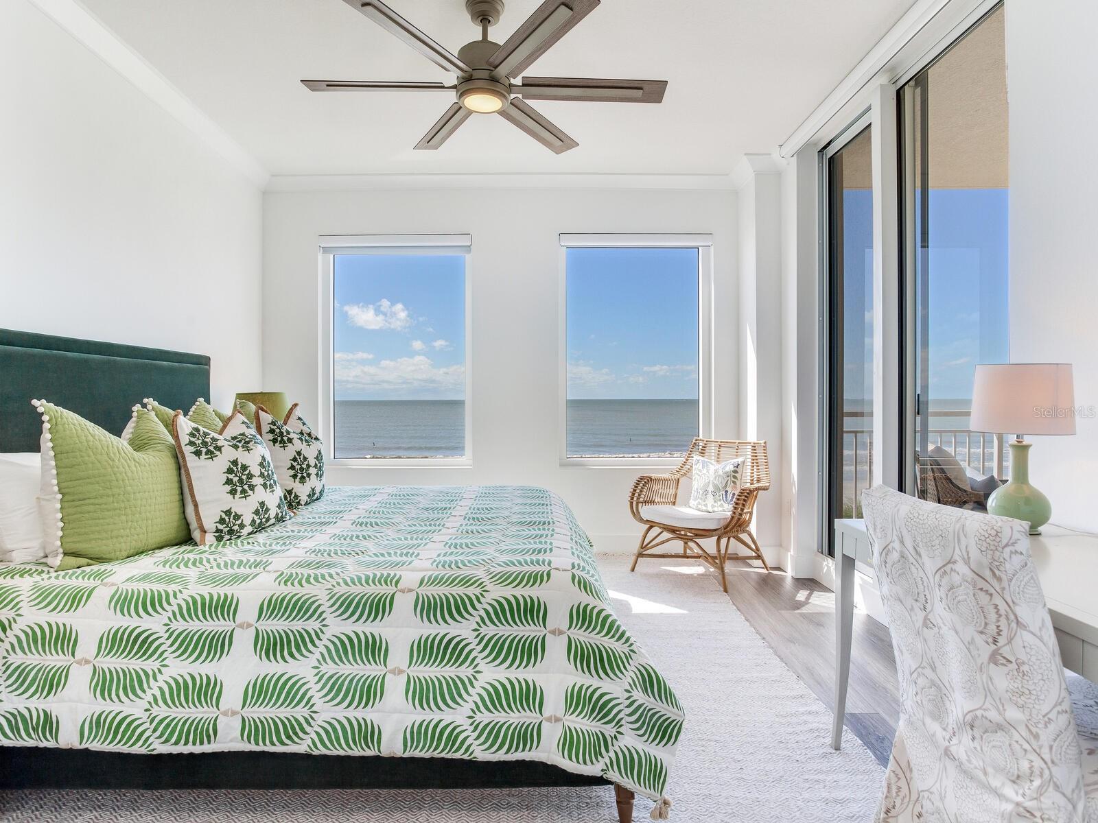 2nd Bedroom Ensuite direct Gulf-front