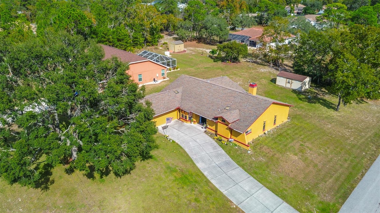 2150sqft living - PLUS 280sqft OUTBUILDING