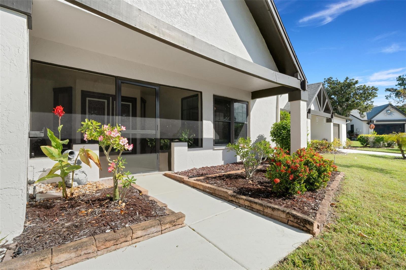 Tidy and neat, Rosewood model