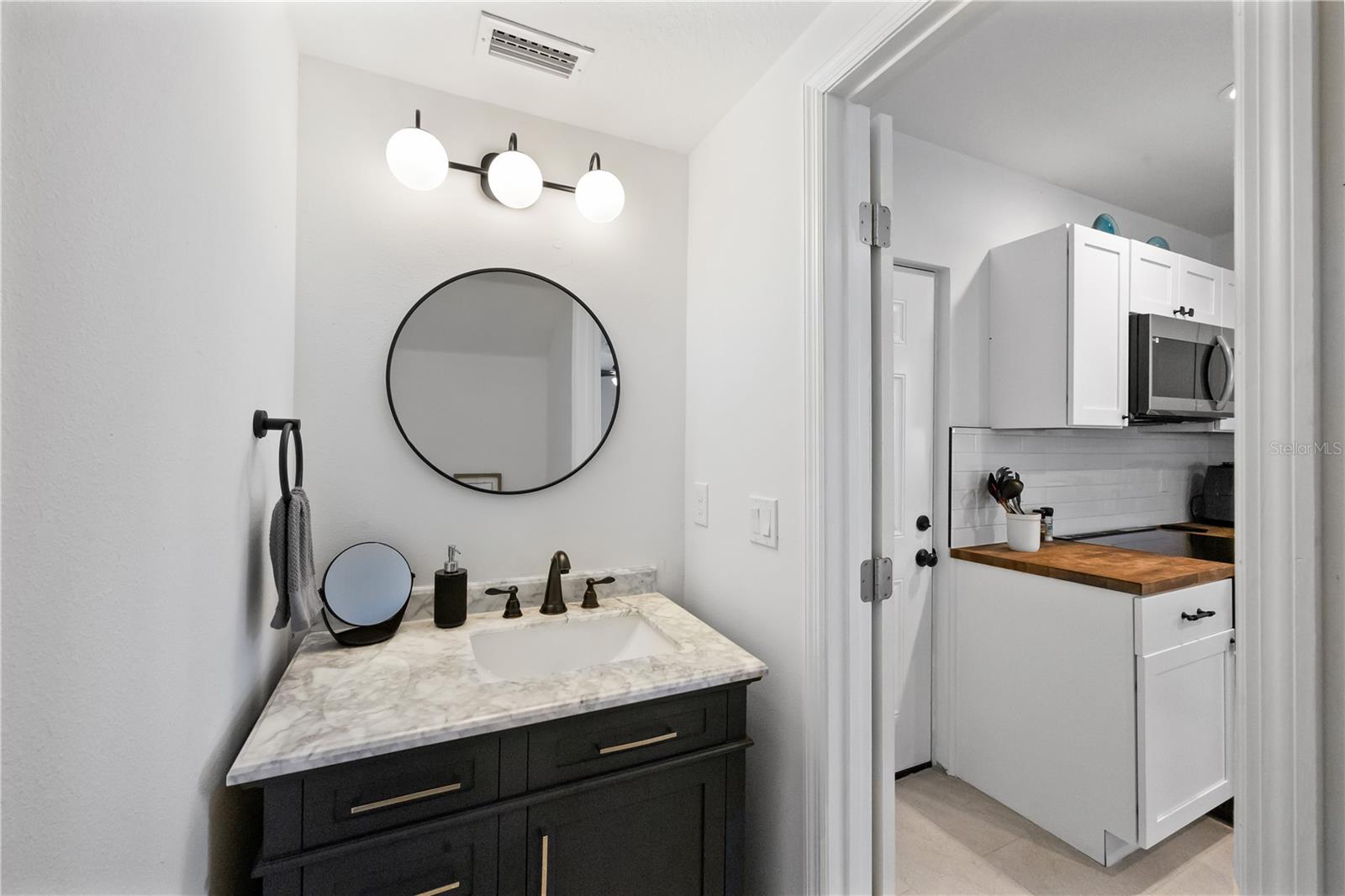 First Floor Bath (Home 2)