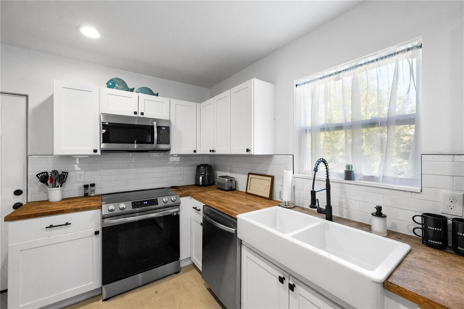 Butcherblock Countertops (Home 2)