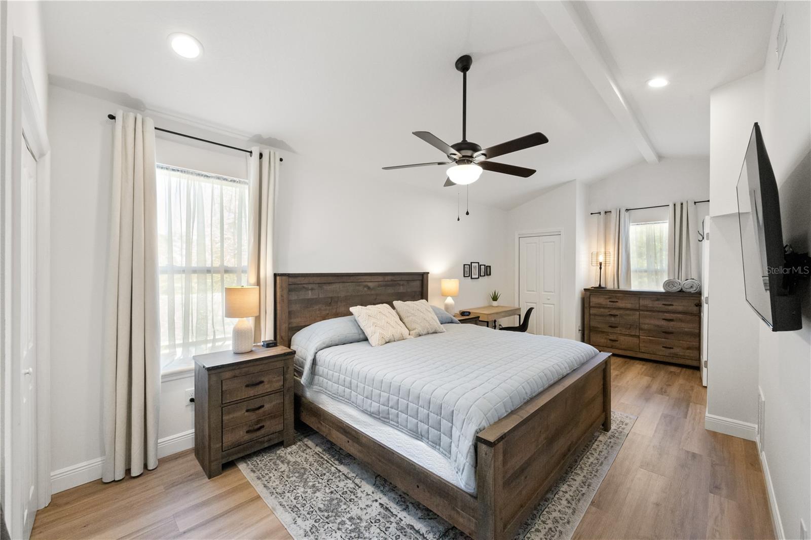 Large Bedroom (Home 2)